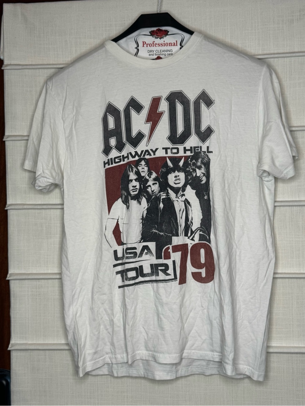 AC/DC 'Highway to Hell' Short Sleeve Tee — White/Red